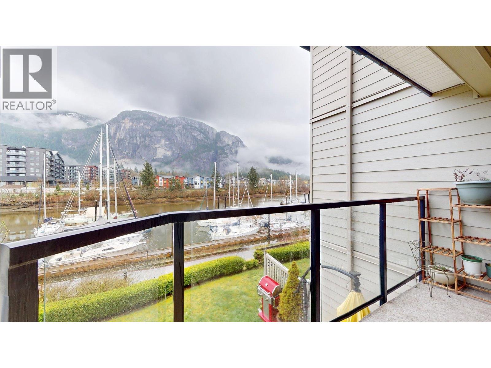 202 1468 PEMBERTON AVENUE, Squamish
