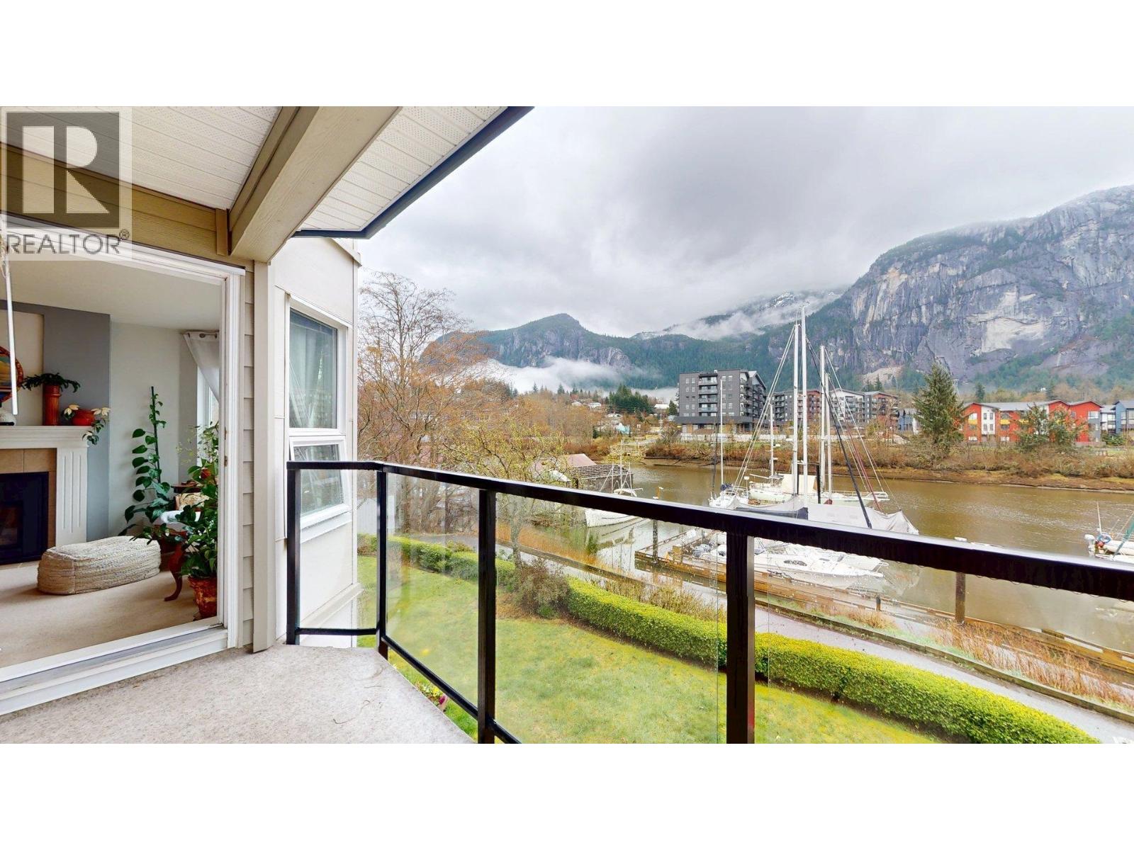 202 1468 PEMBERTON AVENUE, Squamish
