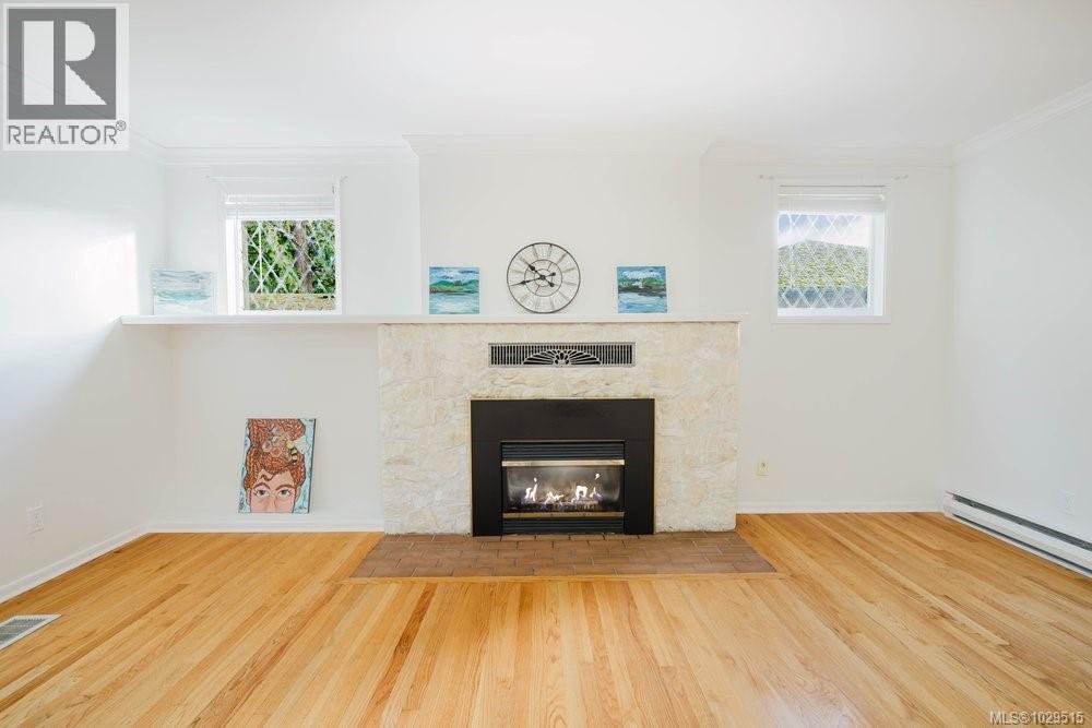 4815 CORDOVA BAY RD - 10