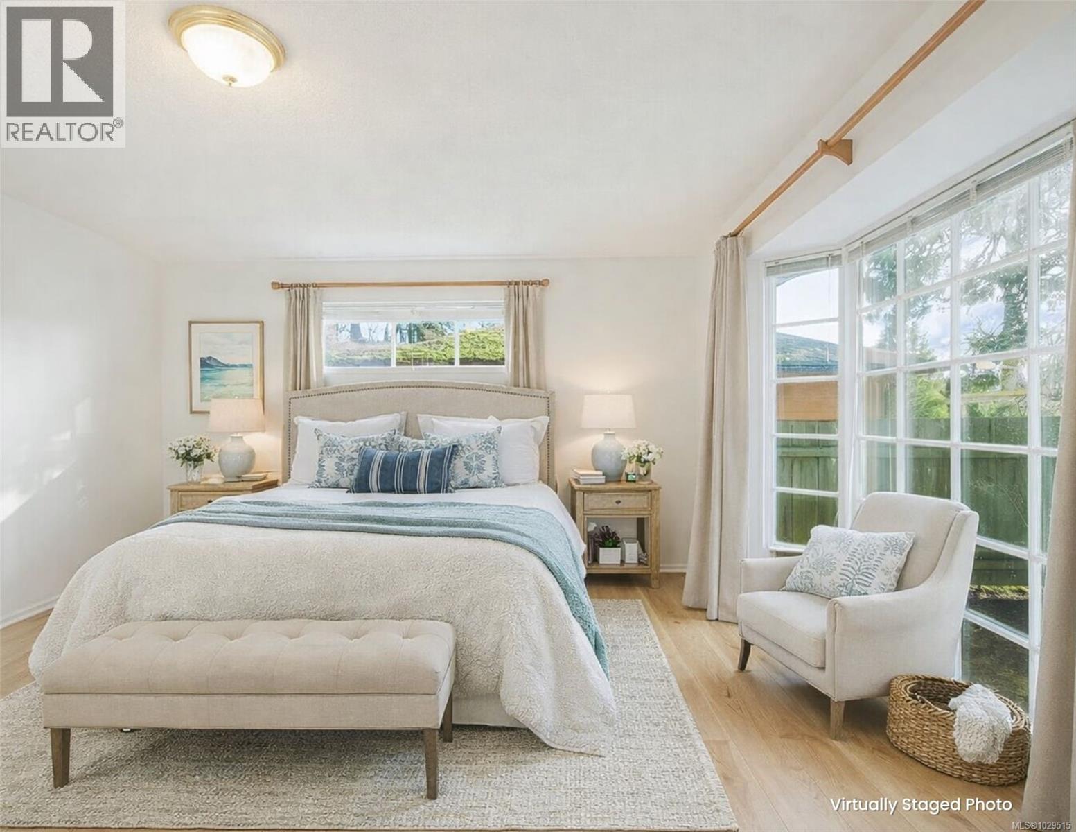 4815 CORDOVA BAY RD - 21