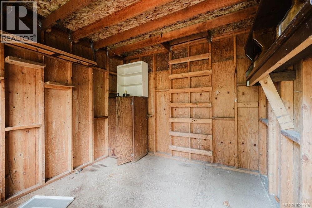 4815 CORDOVA BAY RD - 44