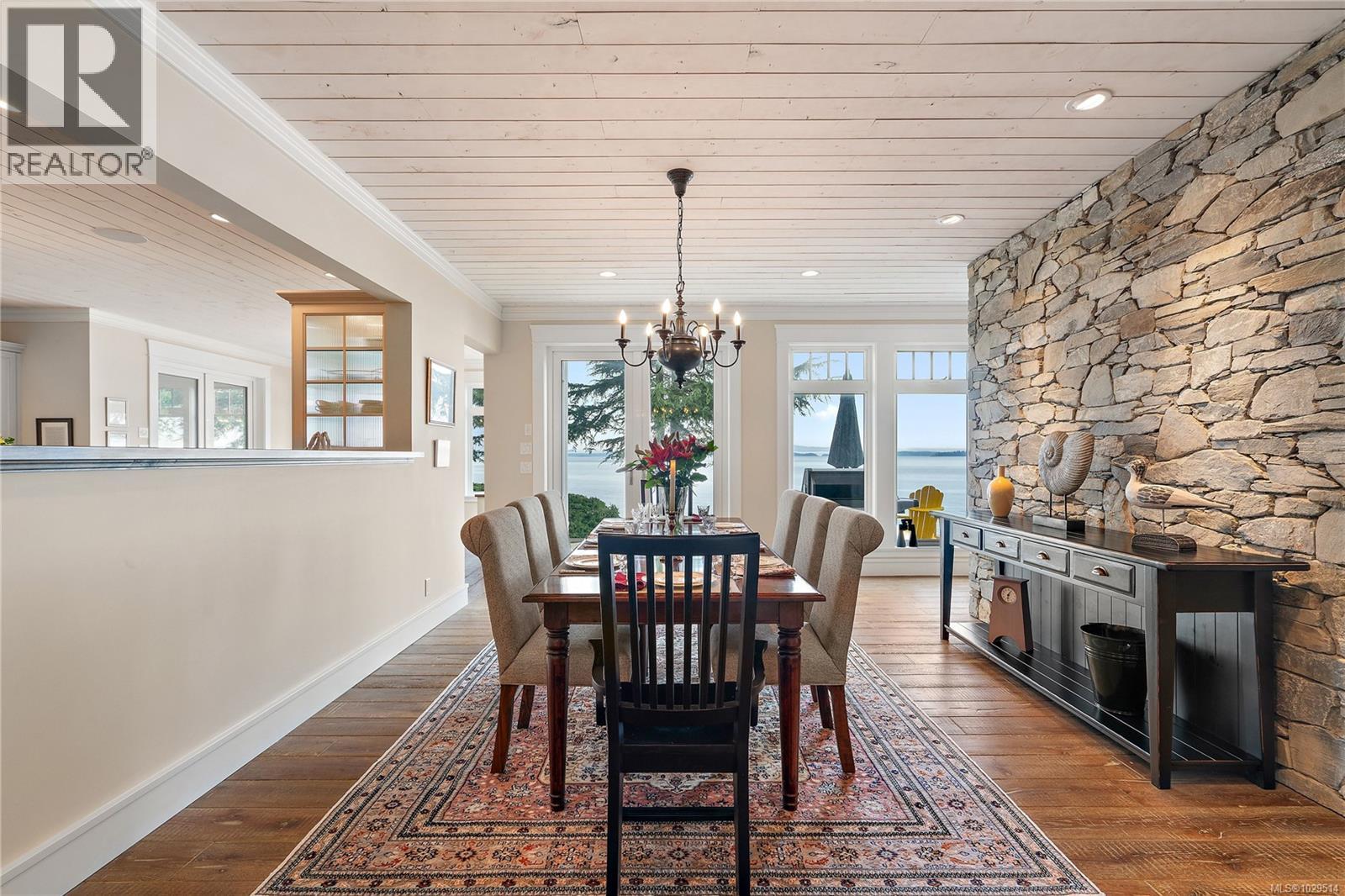  8401 Lochside Drive, Central Saanich