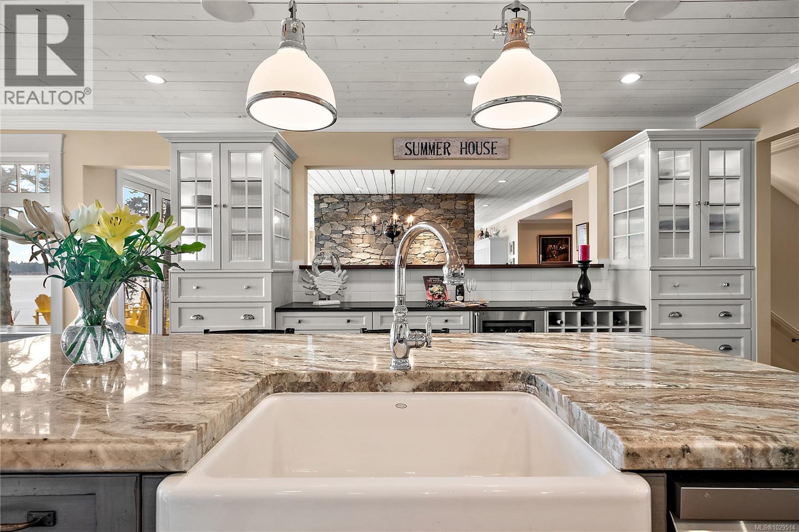  8401 Lochside Drive, Central Saanich