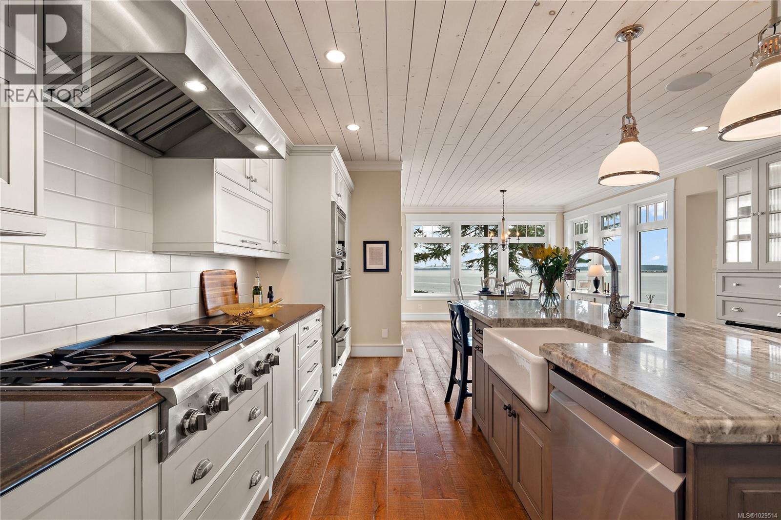  8401 Lochside Drive, Central Saanich