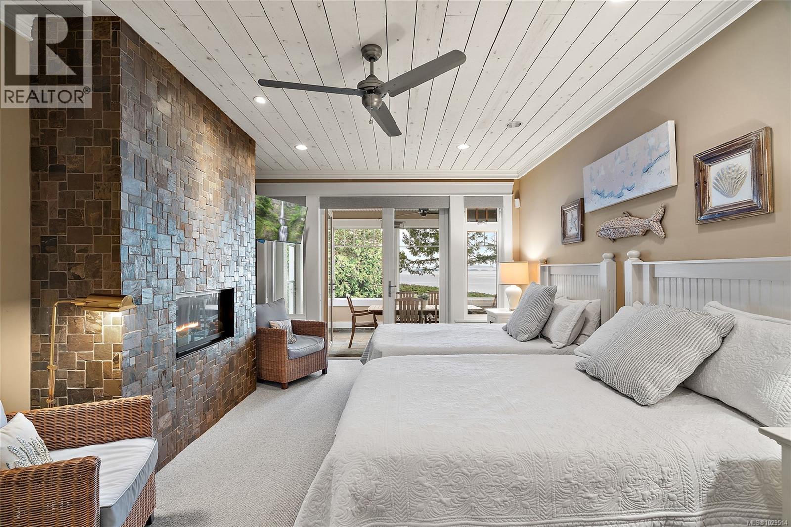  8401 Lochside Drive, Central Saanich