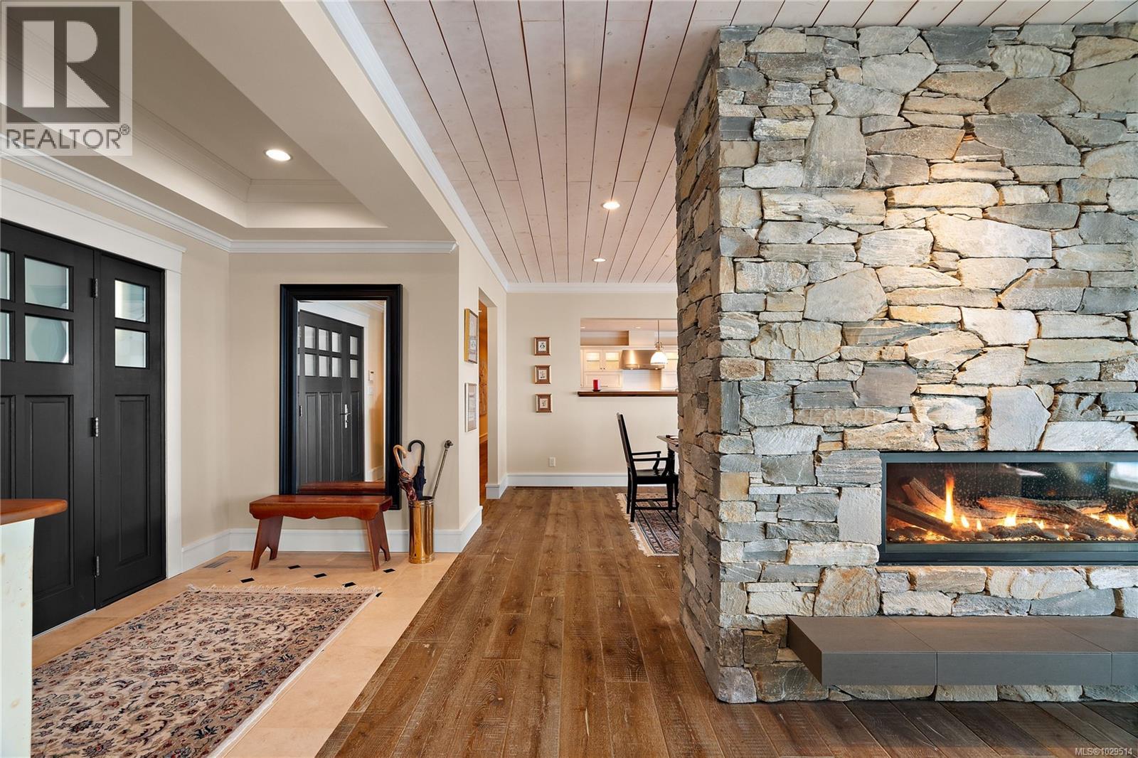  8401 Lochside Drive, Central Saanich