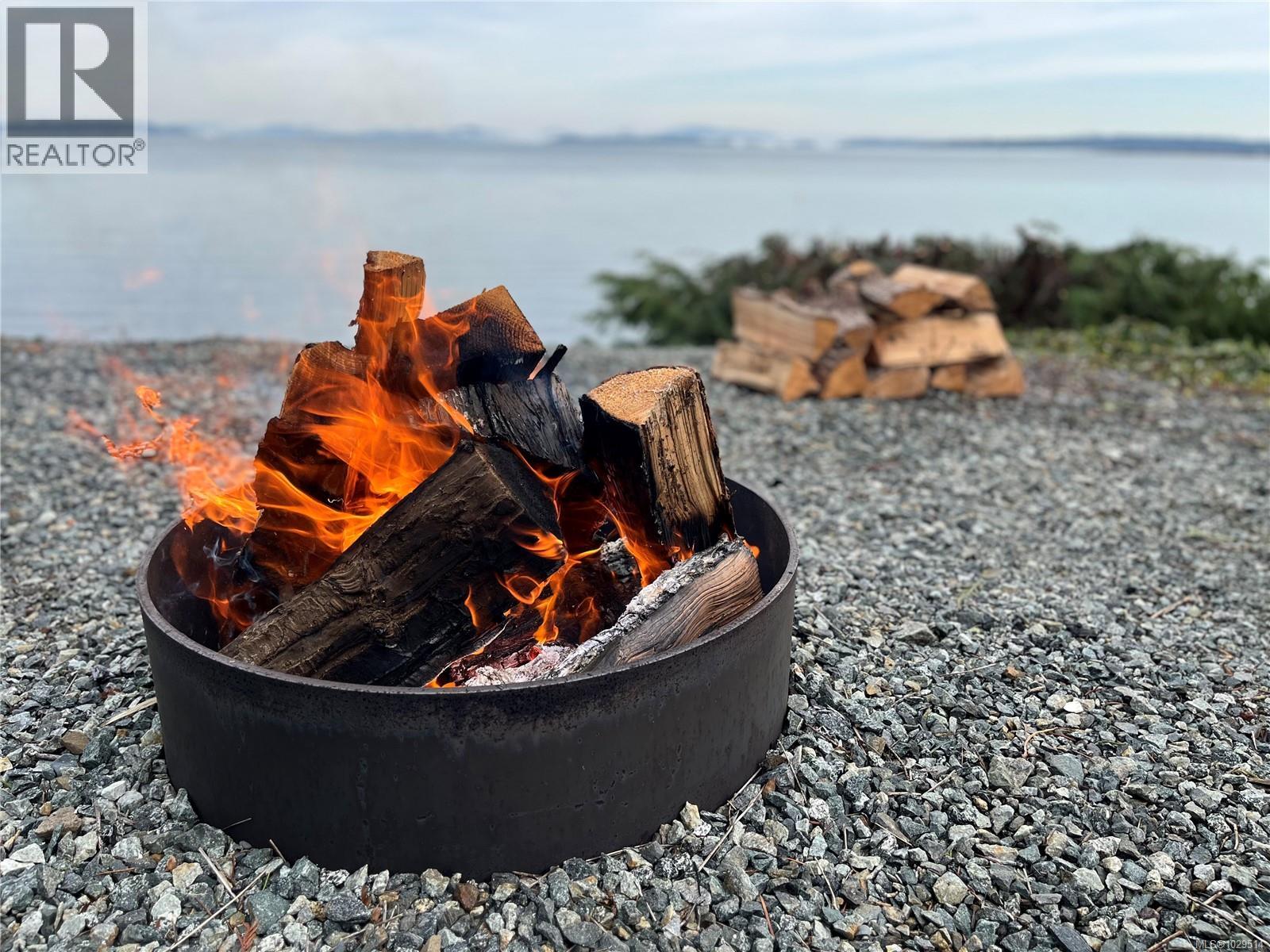  8401 Lochside Drive, Central Saanich