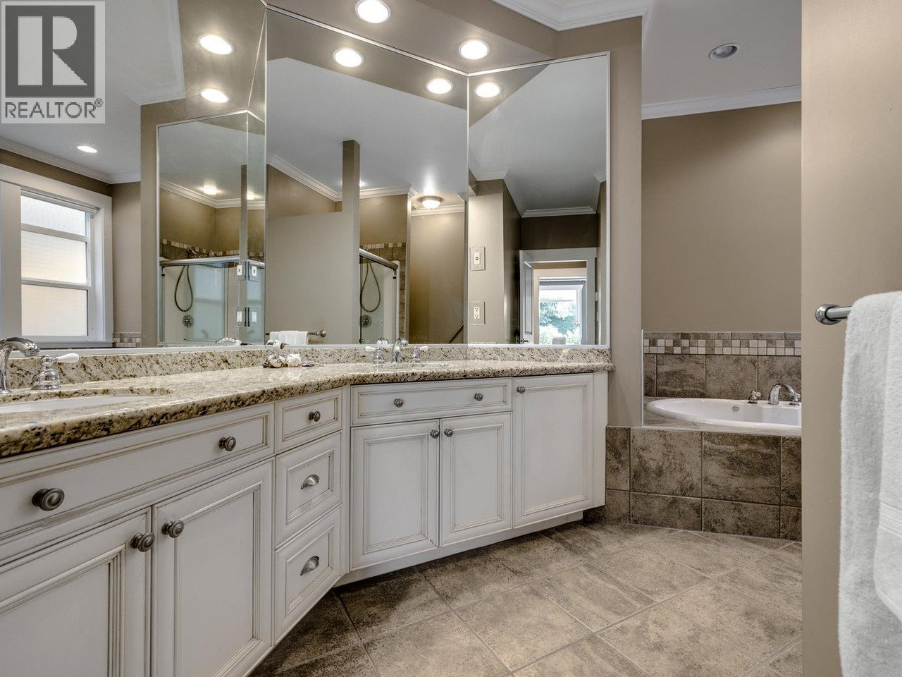 4950 1 Avenue, Delta