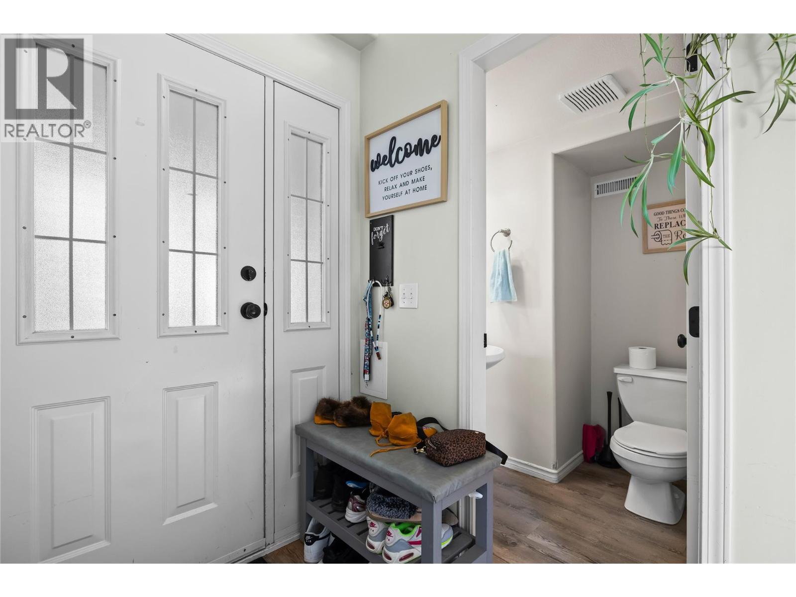  3831 Gellatly Road South, West Kelowna