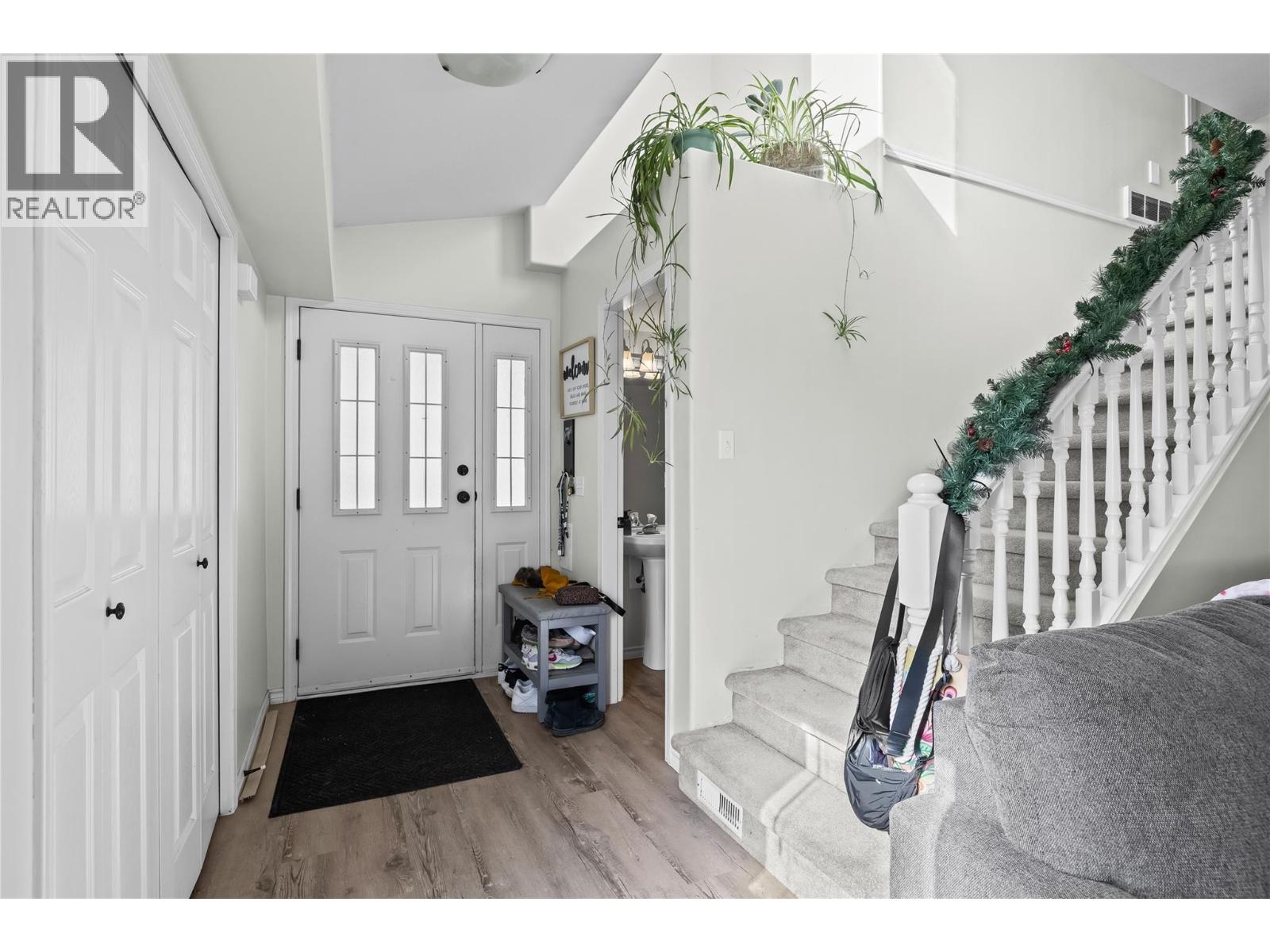  3831 Gellatly Road South, West Kelowna