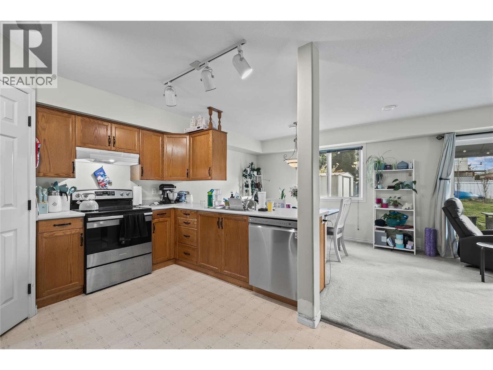  3831 Gellatly Road South, West Kelowna