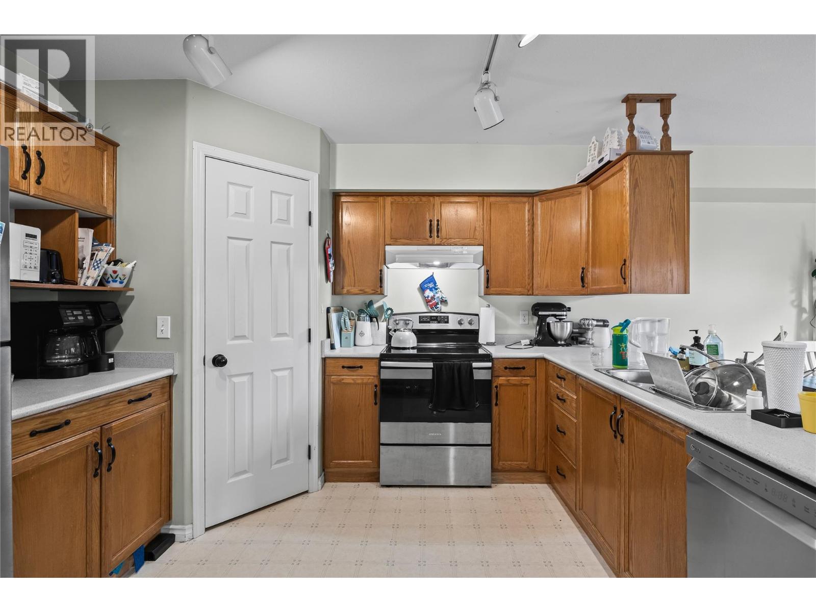  3831 Gellatly Road South, West Kelowna