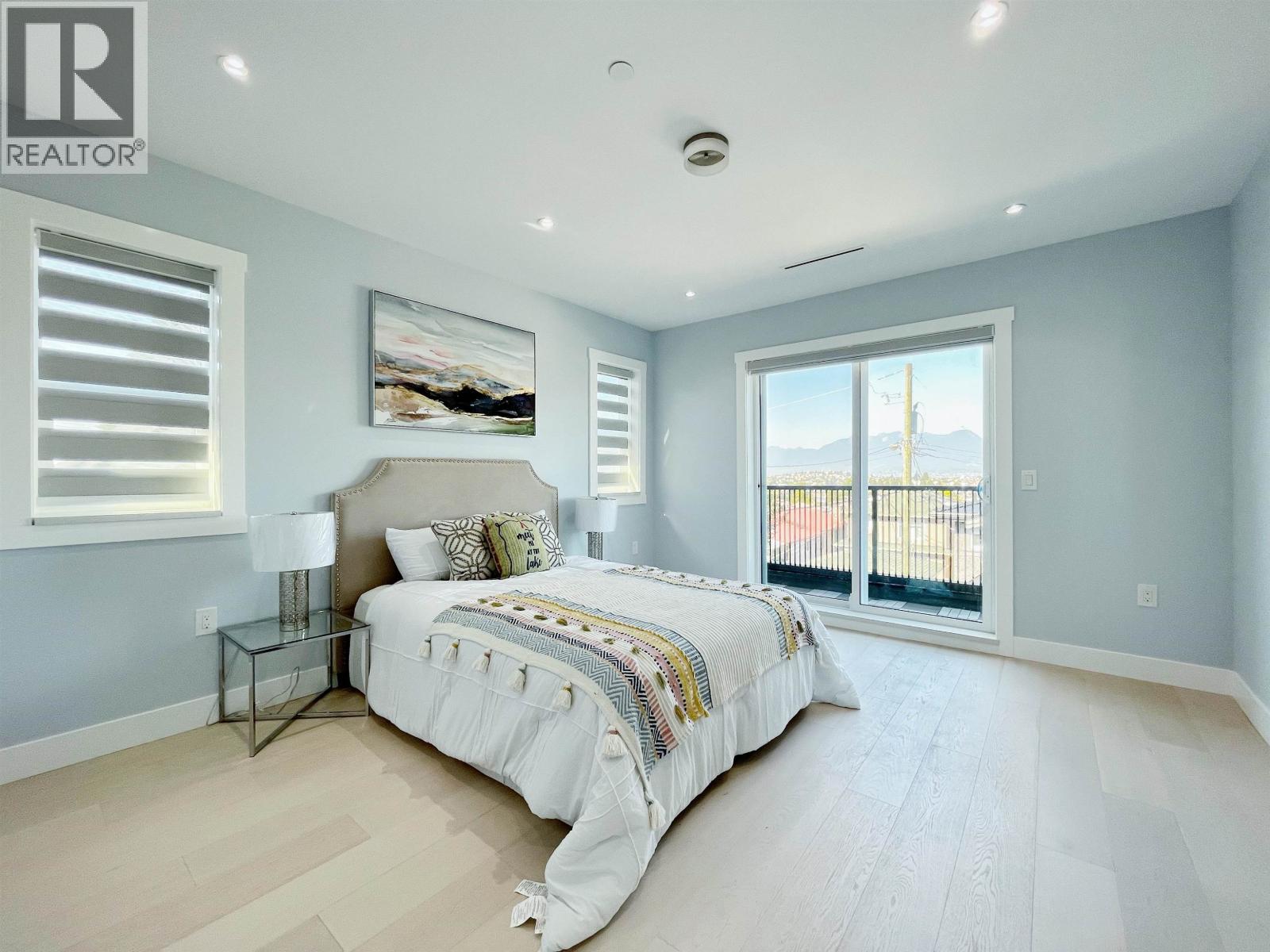 3275 E 20TH AVENUE, Vancouver