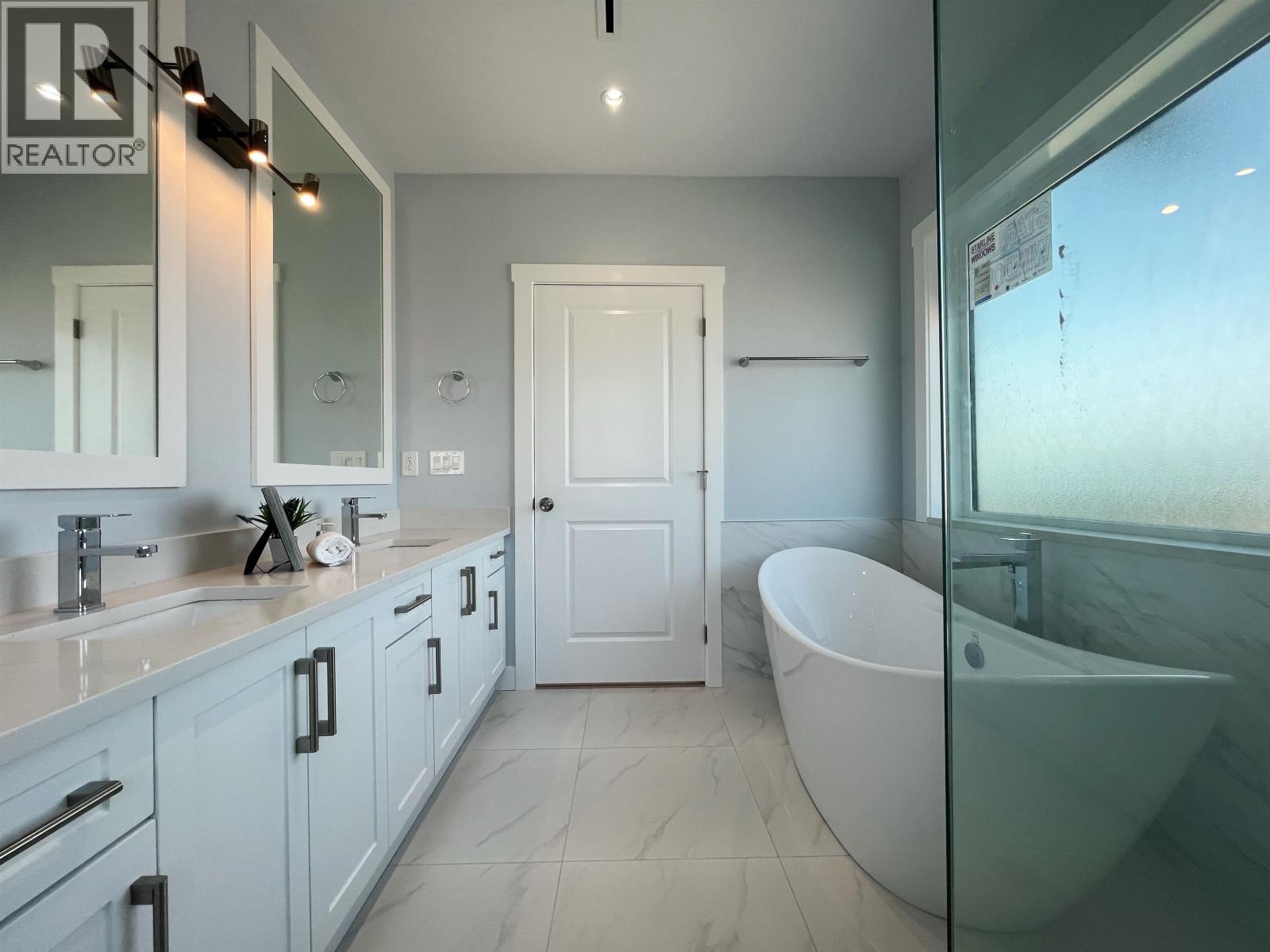 3275 E 20TH AVENUE, Vancouver