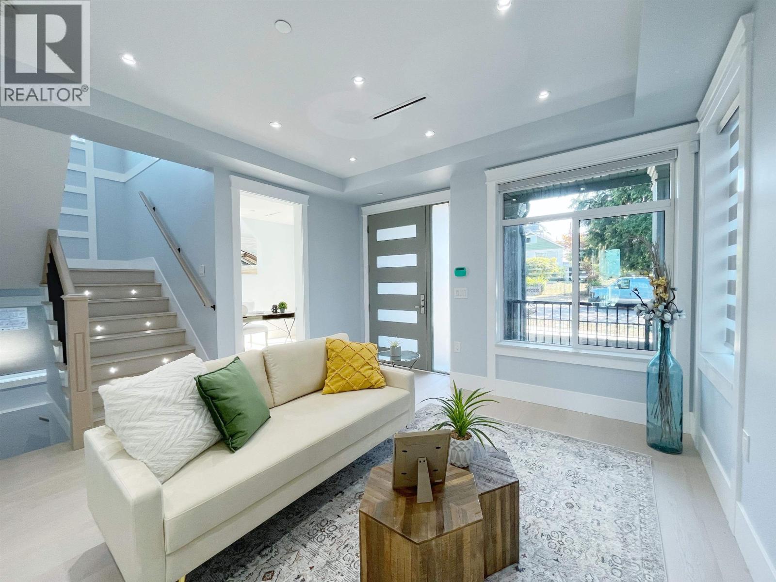 3275 E 20TH AVENUE, Vancouver