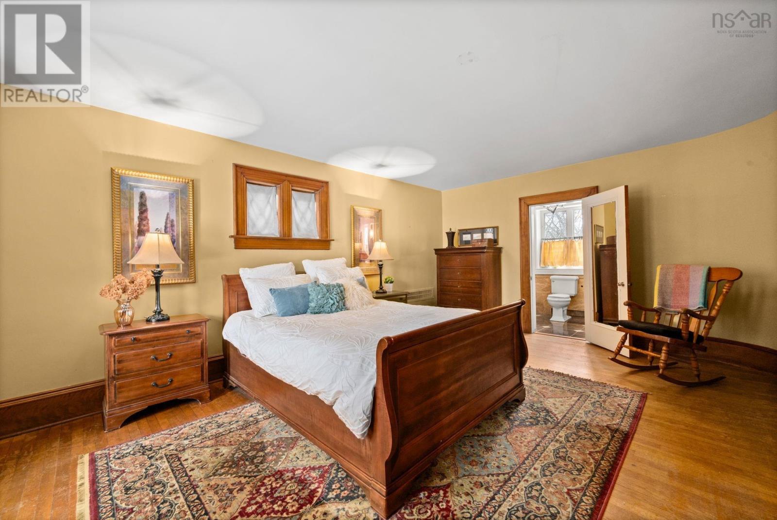 Property 22 of 51 of 1950 Connaught Avenue