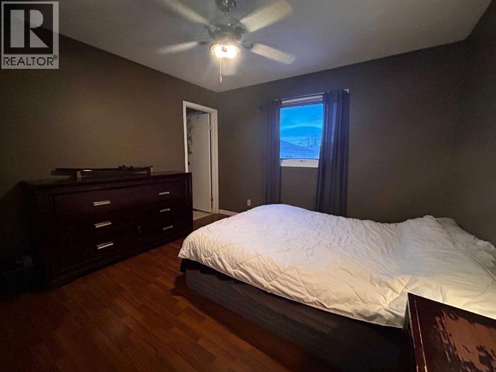 Single Family House Bungalow for Sale in   Avenue Victoria Park Camrose 