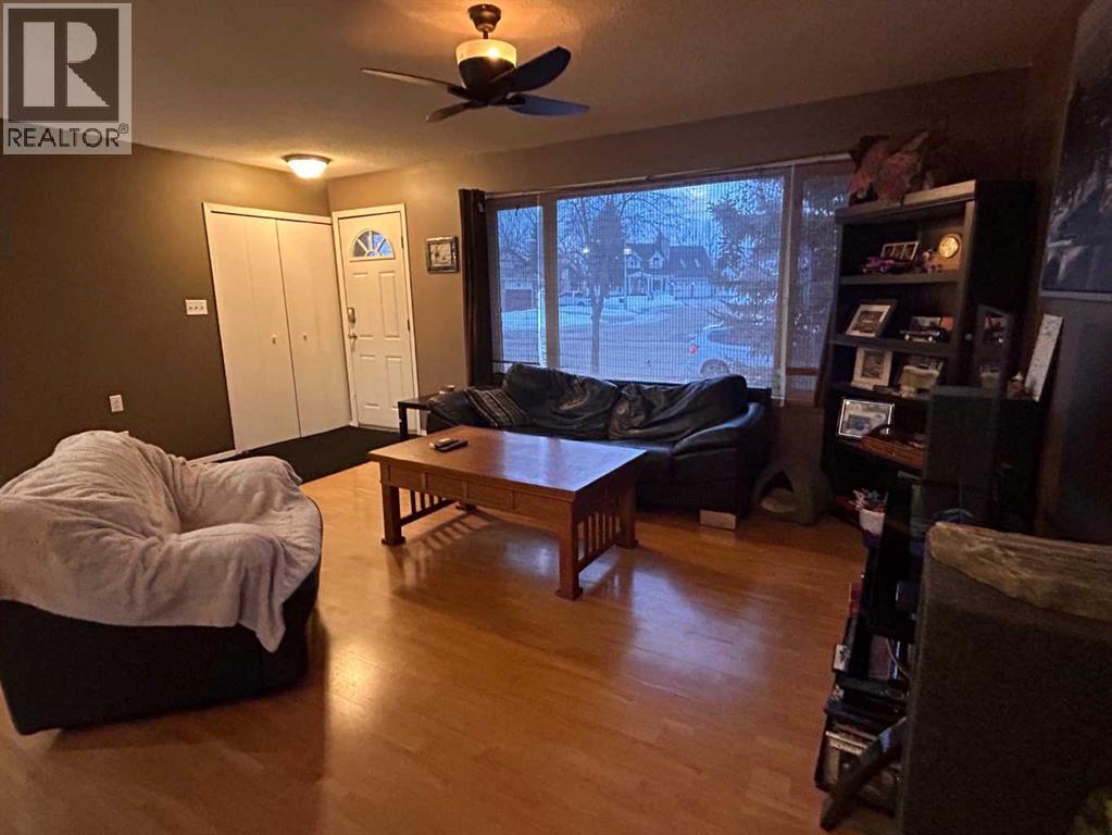 Single Family House Bungalow for Sale in   Avenue Victoria Park Camrose 