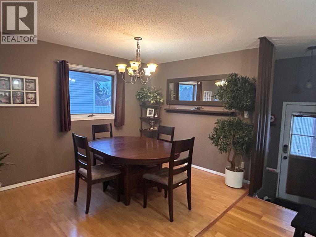 Single Family House Bungalow for Sale in   Avenue Victoria Park Camrose 
