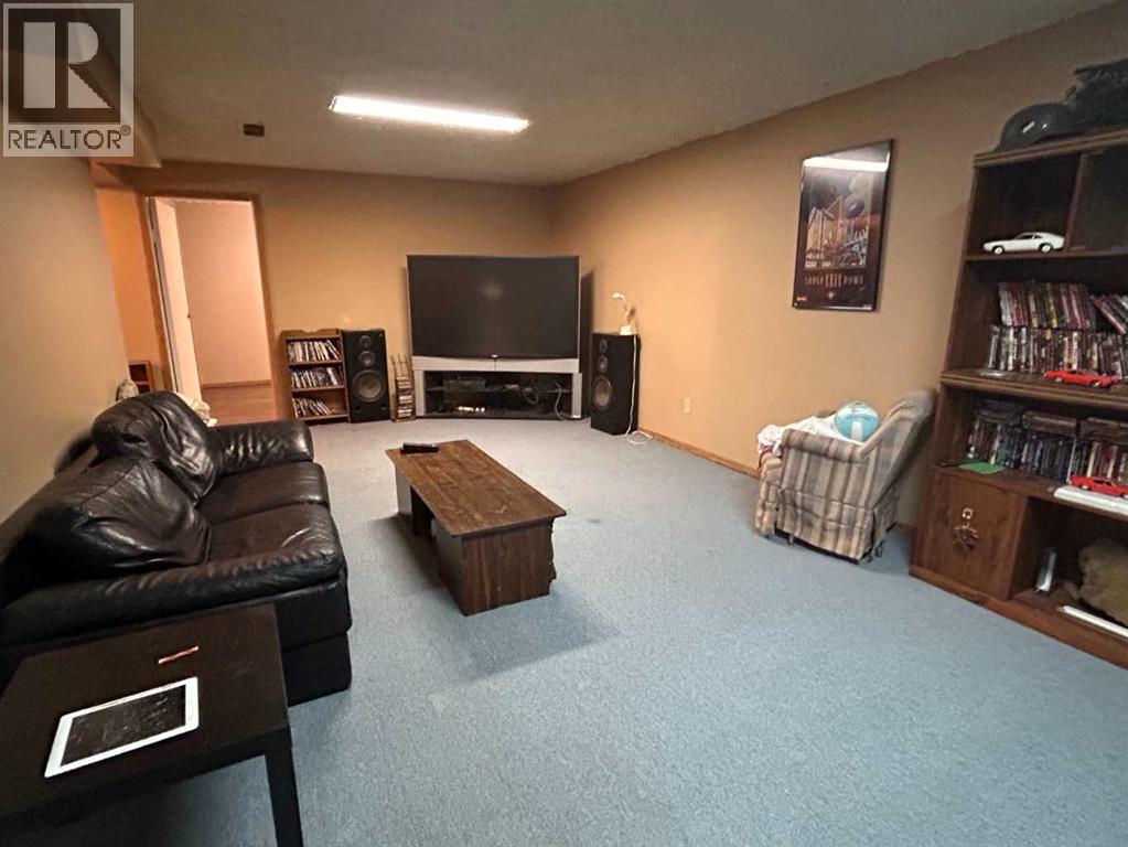 Single Family House Bungalow for Sale in   Avenue Victoria Park Camrose 