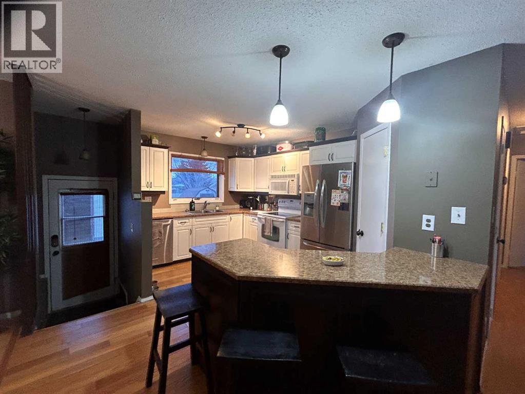 Single Family House Bungalow for Sale in   Avenue Victoria Park Camrose 