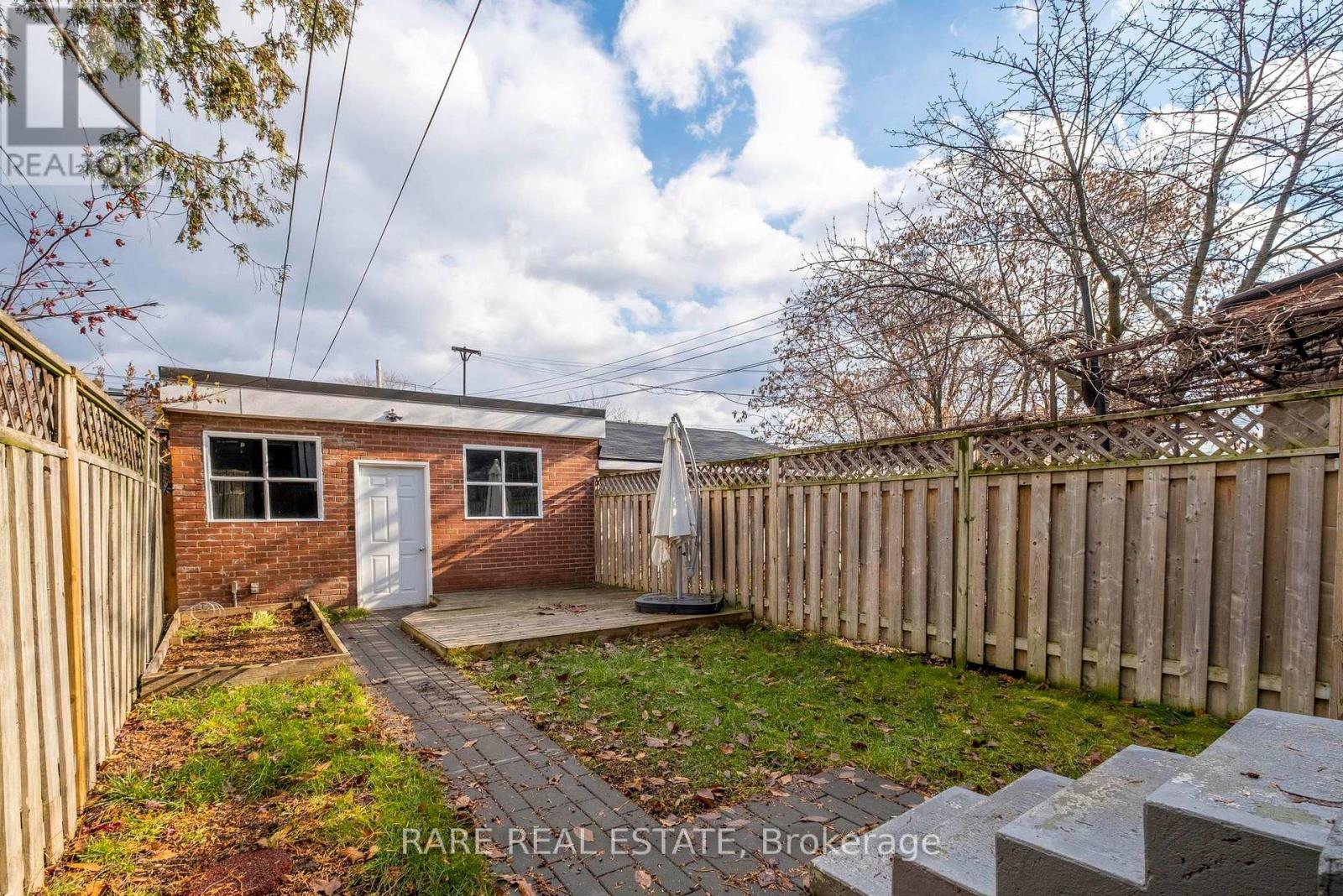 893 DOVERCOURT ROAD - 35