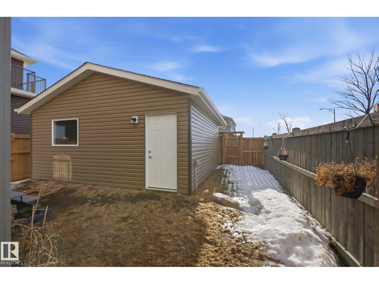 17498 76 ST NW NW - 48