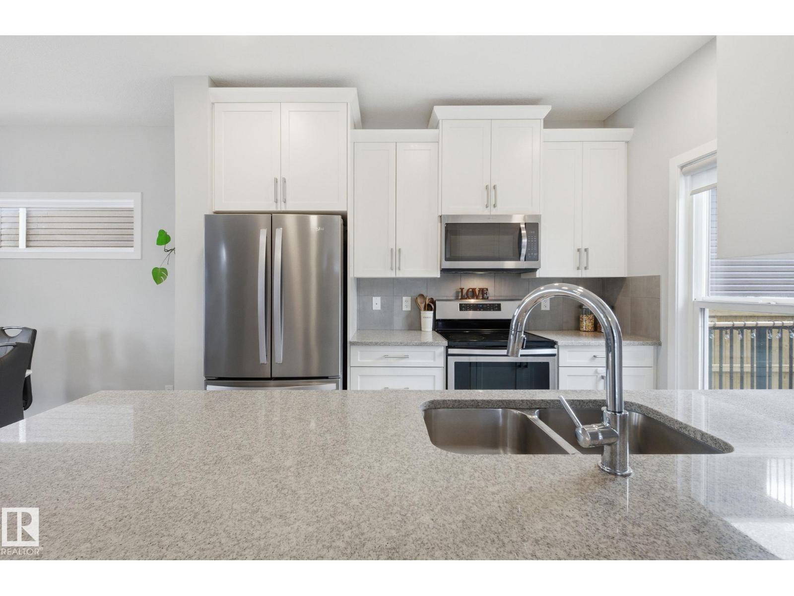 17498 76 ST NW NW - 17