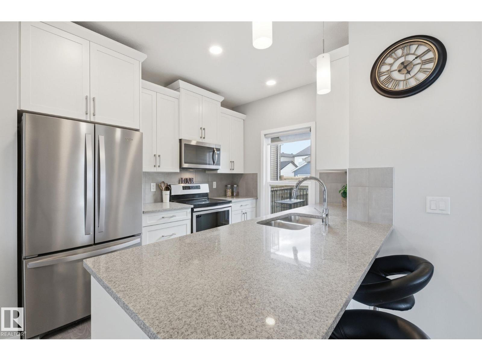 17498 76 ST NW NW - 16