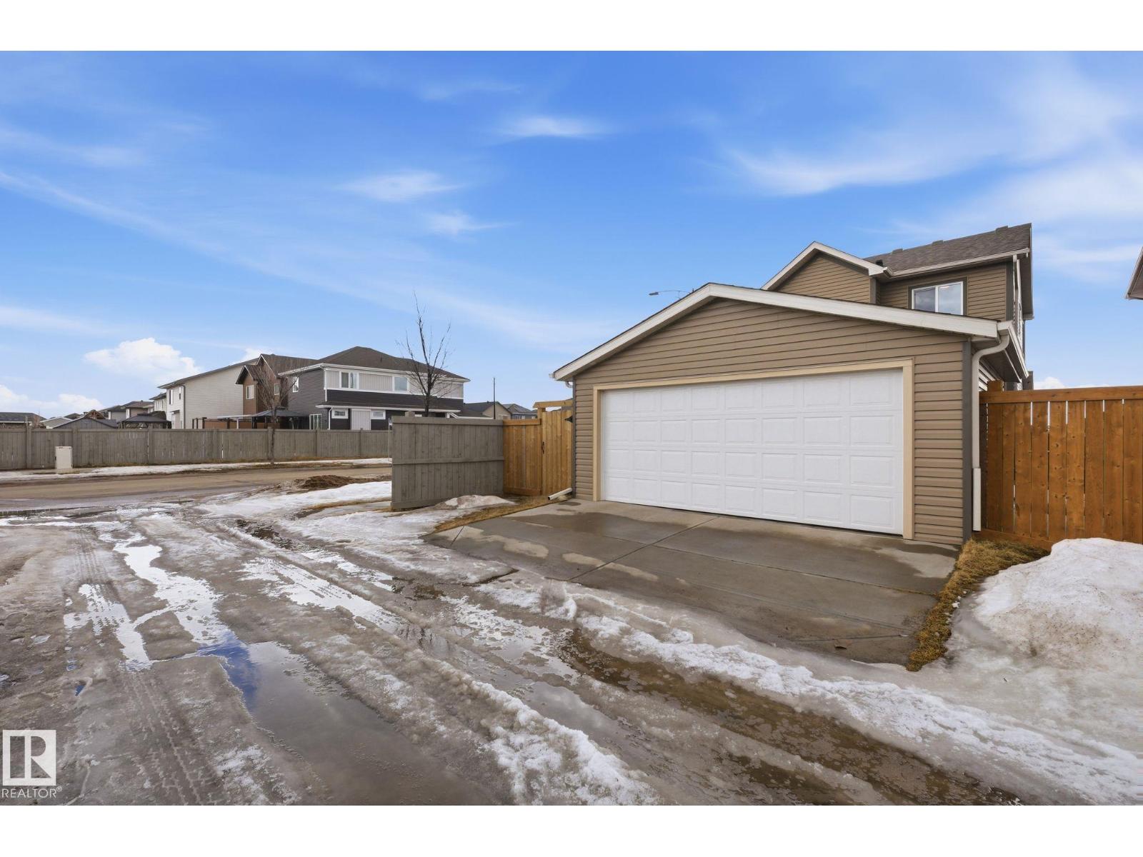 17498 76 ST NW NW - 52