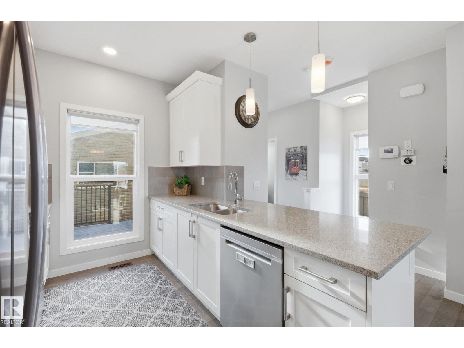 17498 76 ST NW NW - 22