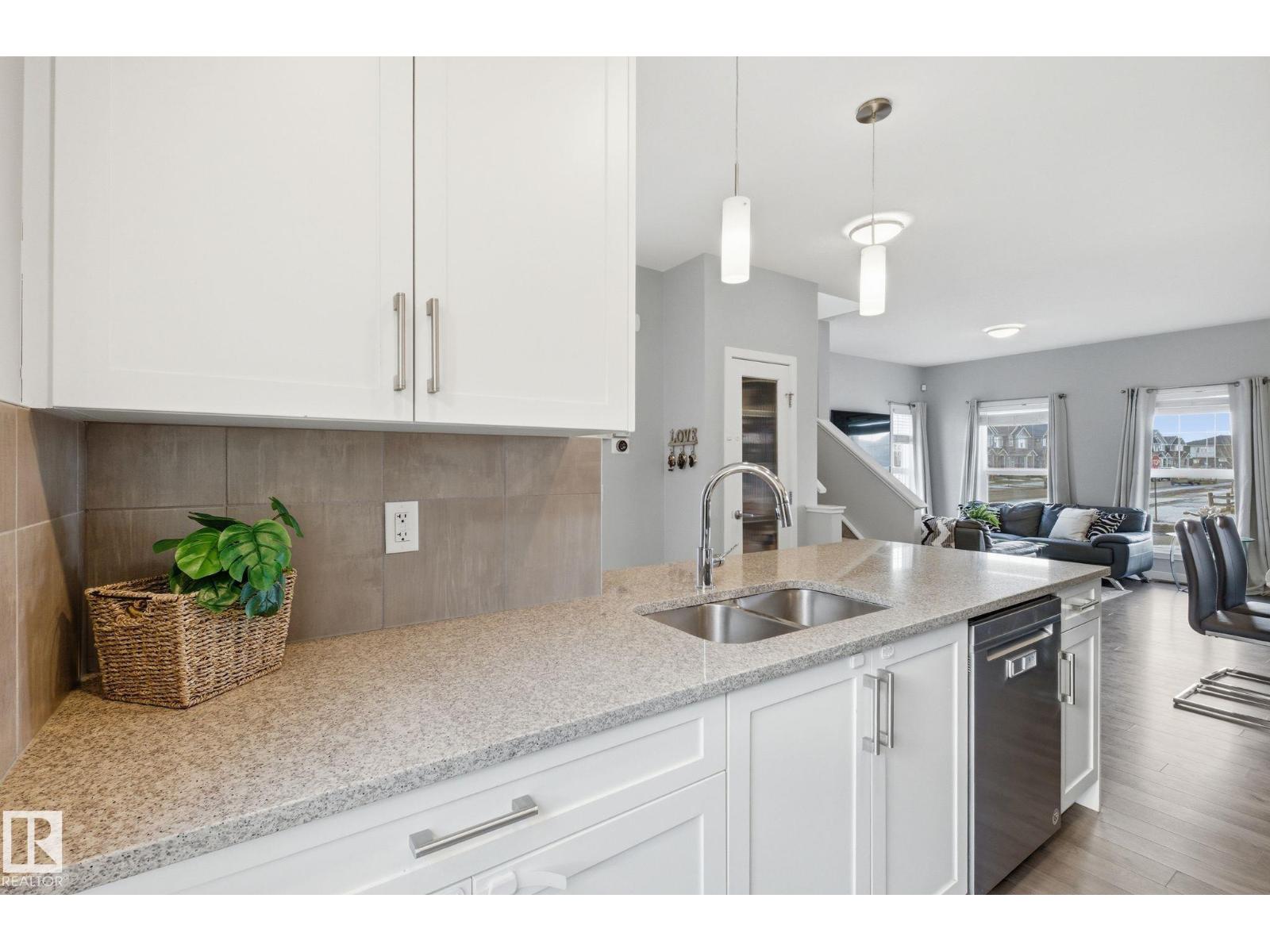 17498 76 ST NW NW - 21