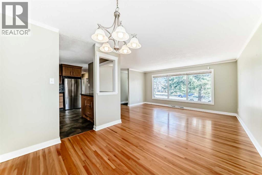 
          27 Gladeview Crescent Southwest
            <br/>
            <span>Calgary</span>
            , 
            <span>AB</span>
             <span>T3E4X7</span>
         - Photo 10