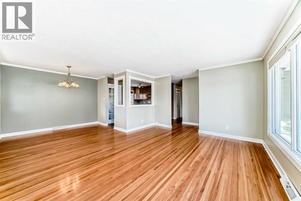 
          27 Gladeview Crescent Southwest
            <br/>
            <span>Calgary</span>
            , 
            <span>AB</span>
             <span>T3E4X7</span>
         - Photo 11