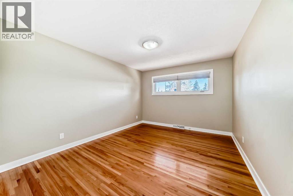 
          27 Gladeview Crescent Southwest
            <br/>
            <span>Calgary</span>
            , 
            <span>AB</span>
             <span>T3E4X7</span>
         - Photo 14