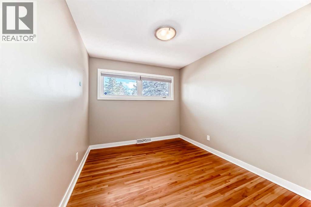 
          27 Gladeview Crescent Southwest
            <br/>
            <span>Calgary</span>
            , 
            <span>AB</span>
             <span>T3E4X7</span>
         - Photo 18