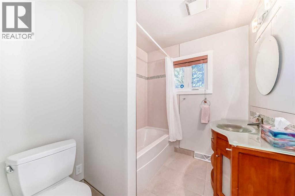 
          27 Gladeview Crescent Southwest
            <br/>
            <span>Calgary</span>
            , 
            <span>AB</span>
             <span>T3E4X7</span>
         - Photo 20