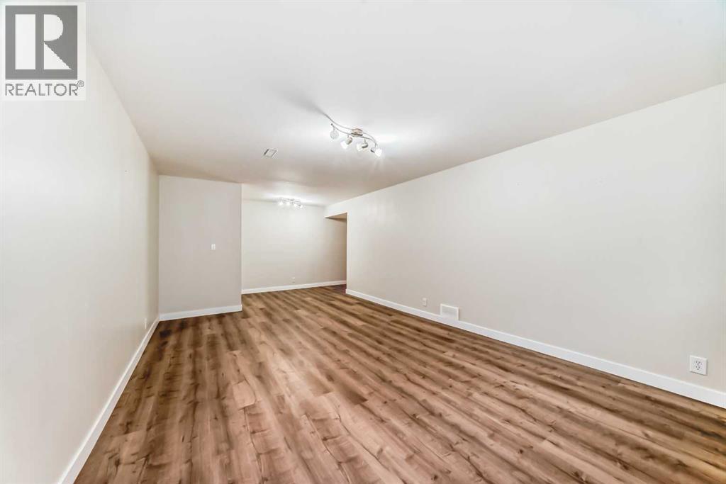 
          27 Gladeview Crescent Southwest
            <br/>
            <span>Calgary</span>
            , 
            <span>AB</span>
             <span>T3E4X7</span>
         - Photo 26