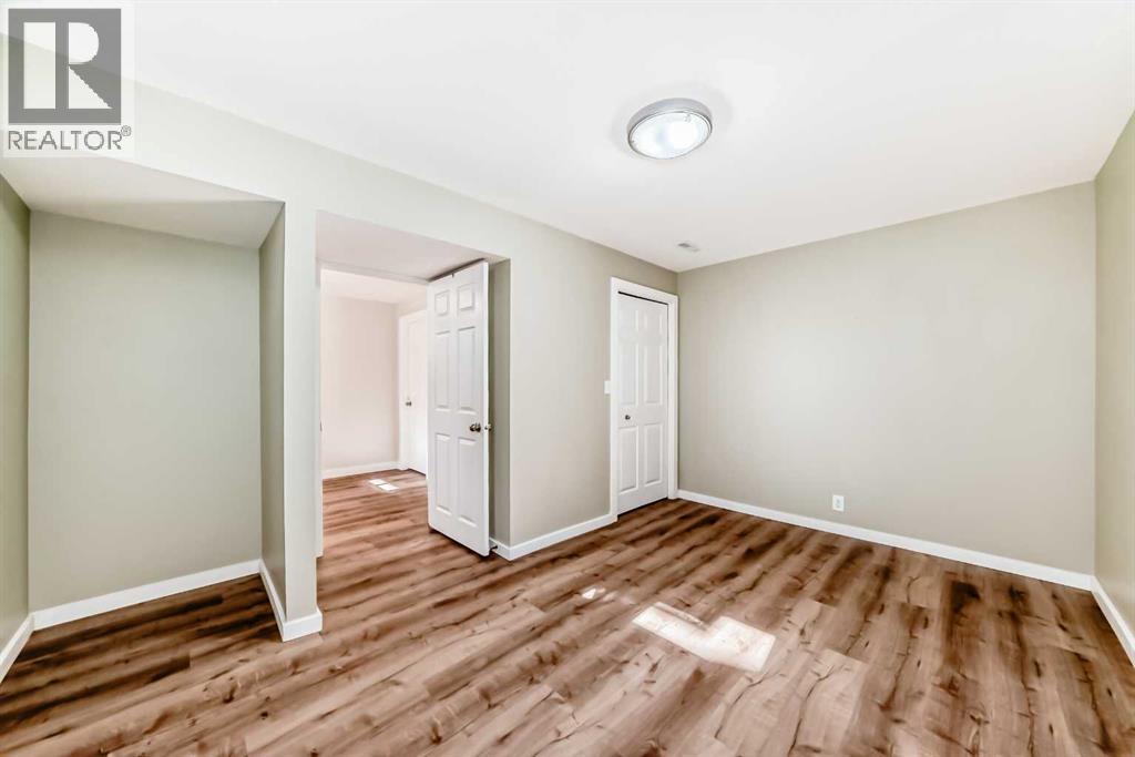 
          27 Gladeview Crescent Southwest
            <br/>
            <span>Calgary</span>
            , 
            <span>AB</span>
             <span>T3E4X7</span>
         - Photo 28