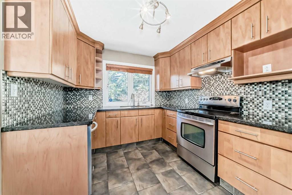 
          27 Gladeview Crescent Southwest
            <br/>
            <span>Calgary</span>
            , 
            <span>AB</span>
             <span>T3E4X7</span>
        