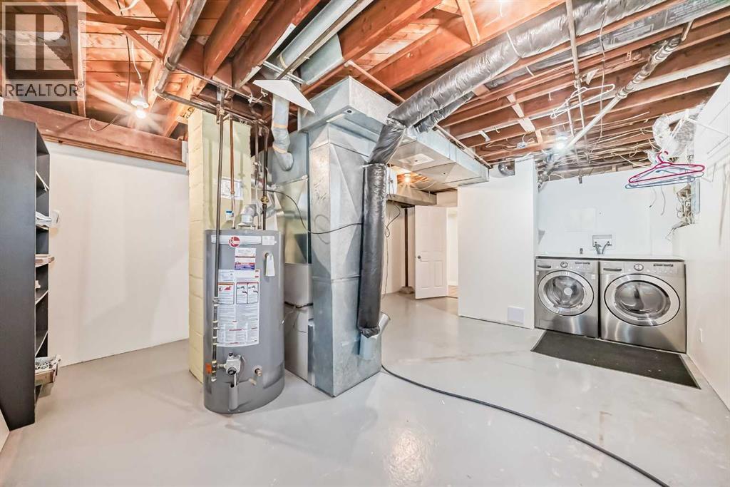 
          27 Gladeview Crescent Southwest
            <br/>
            <span>Calgary</span>
            , 
            <span>AB</span>
             <span>T3E4X7</span>
         - Photo 34