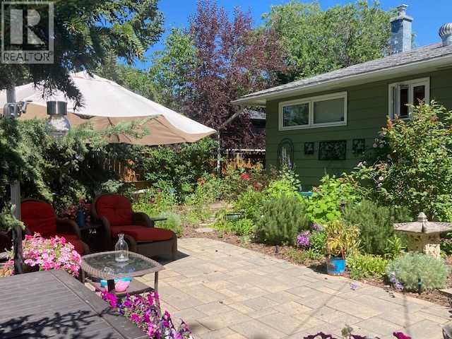 
          27 Gladeview Crescent Southwest
            <br/>
            <span>Calgary</span>
            , 
            <span>AB</span>
             <span>T3E4X7</span>
         - Photo 36