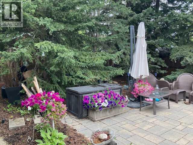 
          27 Gladeview Crescent Southwest
            <br/>
            <span>Calgary</span>
            , 
            <span>AB</span>
             <span>T3E4X7</span>
         - Photo 37