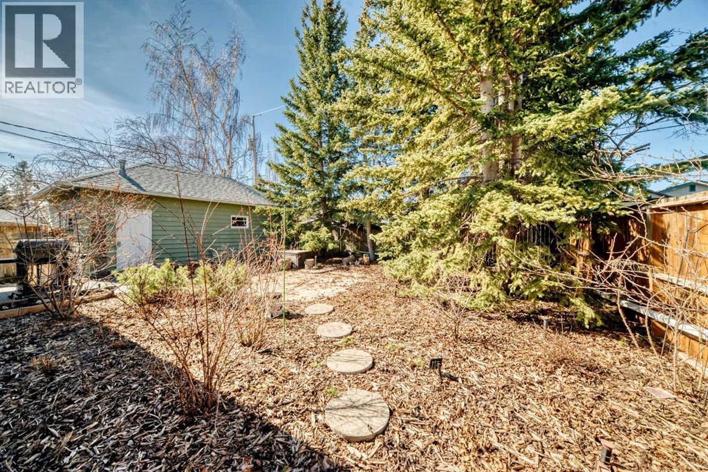 
          27 Gladeview Crescent Southwest
            <br/>
            <span>Calgary</span>
            , 
            <span>AB</span>
             <span>T3E4X7</span>
         - Photo 42