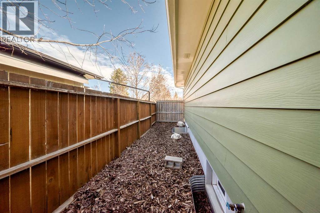 
          27 Gladeview Crescent Southwest
            <br/>
            <span>Calgary</span>
            , 
            <span>AB</span>
             <span>T3E4X7</span>
         - Photo 43