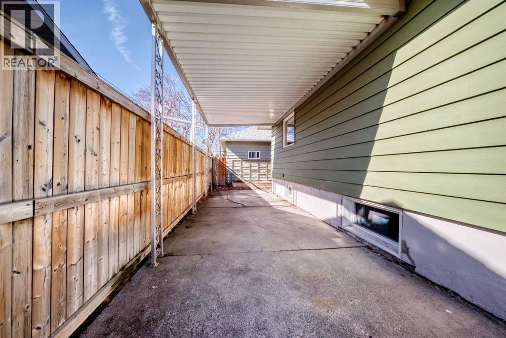 
          27 Gladeview Crescent Southwest
            <br/>
            <span>Calgary</span>
            , 
            <span>AB</span>
             <span>T3E4X7</span>
         - Photo 44