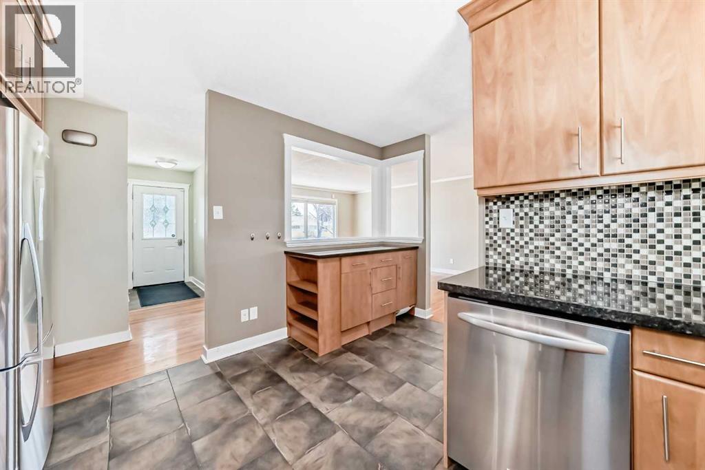 
          27 Gladeview Crescent Southwest
            <br/>
            <span>Calgary</span>
            , 
            <span>AB</span>
             <span>T3E4X7</span>
         - Photo 7