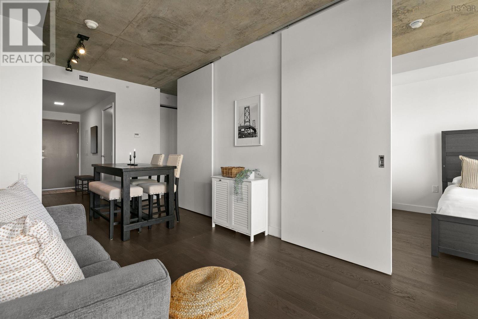 Property 25 of 46 of 503 1048 Wellington Street