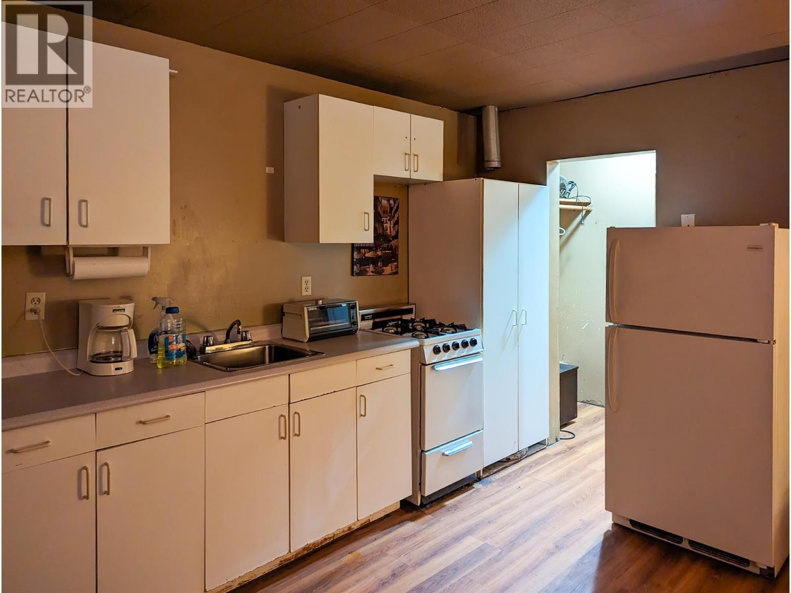 5513 Prosh Frontage Road - 10