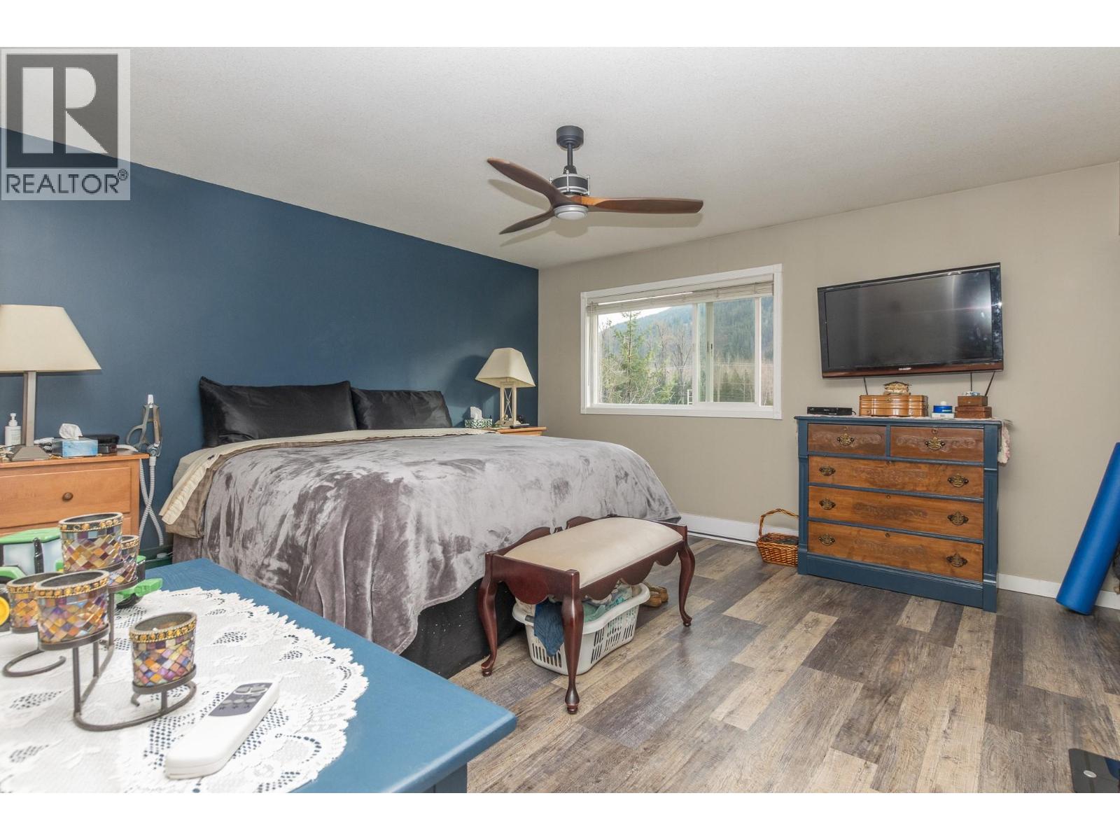  5487 Prosh Frontage Road, Malakwa